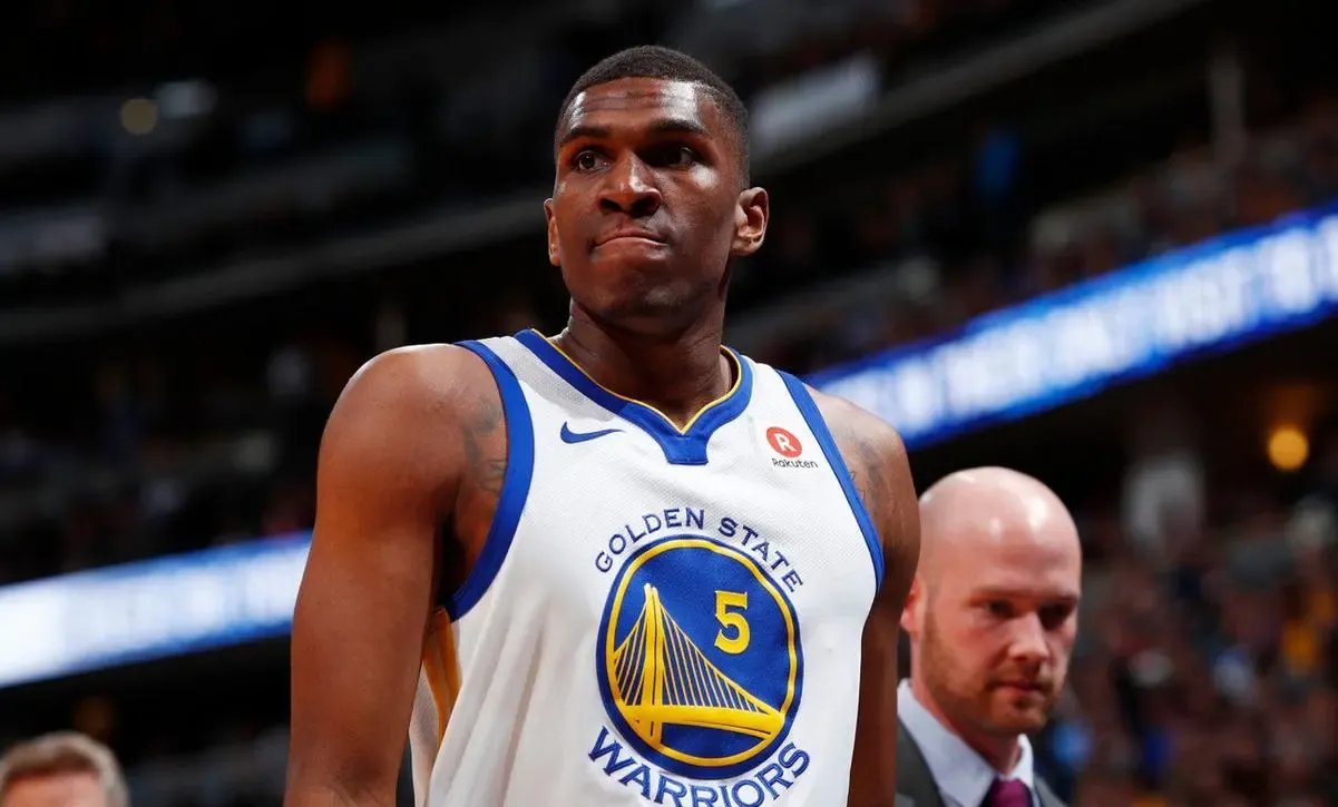 开云体育网址-关于JackeyLove重返赛场，比赛局势复杂首场状态出色，勇士观众沸腾！的信息-开云体育网址