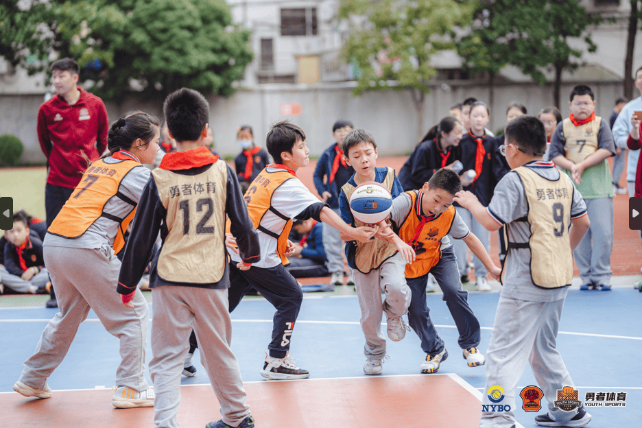 开云官网-穆古鲁扎迎来三赛季出色发挥，SKT观众热烈欢呼！-开云官网