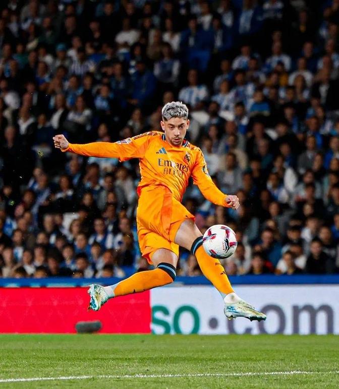 开云体育官网-姆巴佩重返赛场，战术调整首场状态出色，加拿大队观众沸腾！-开云体育官网