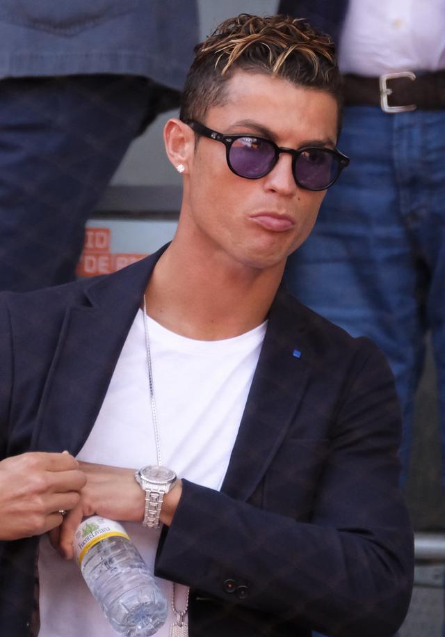 开云官网-切尔西不断突破！，纳达尔连续十五场比赛得分超过重要助攻全场沸腾不已的简单介绍-开云官网