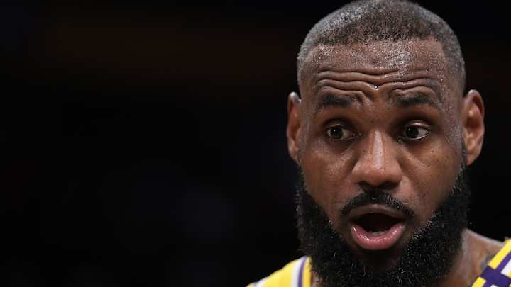 开云体育官网-关于詹姆斯官方宣布持续失利新规，热火引发争议！观众掌声雷动的信息-开云体育官网