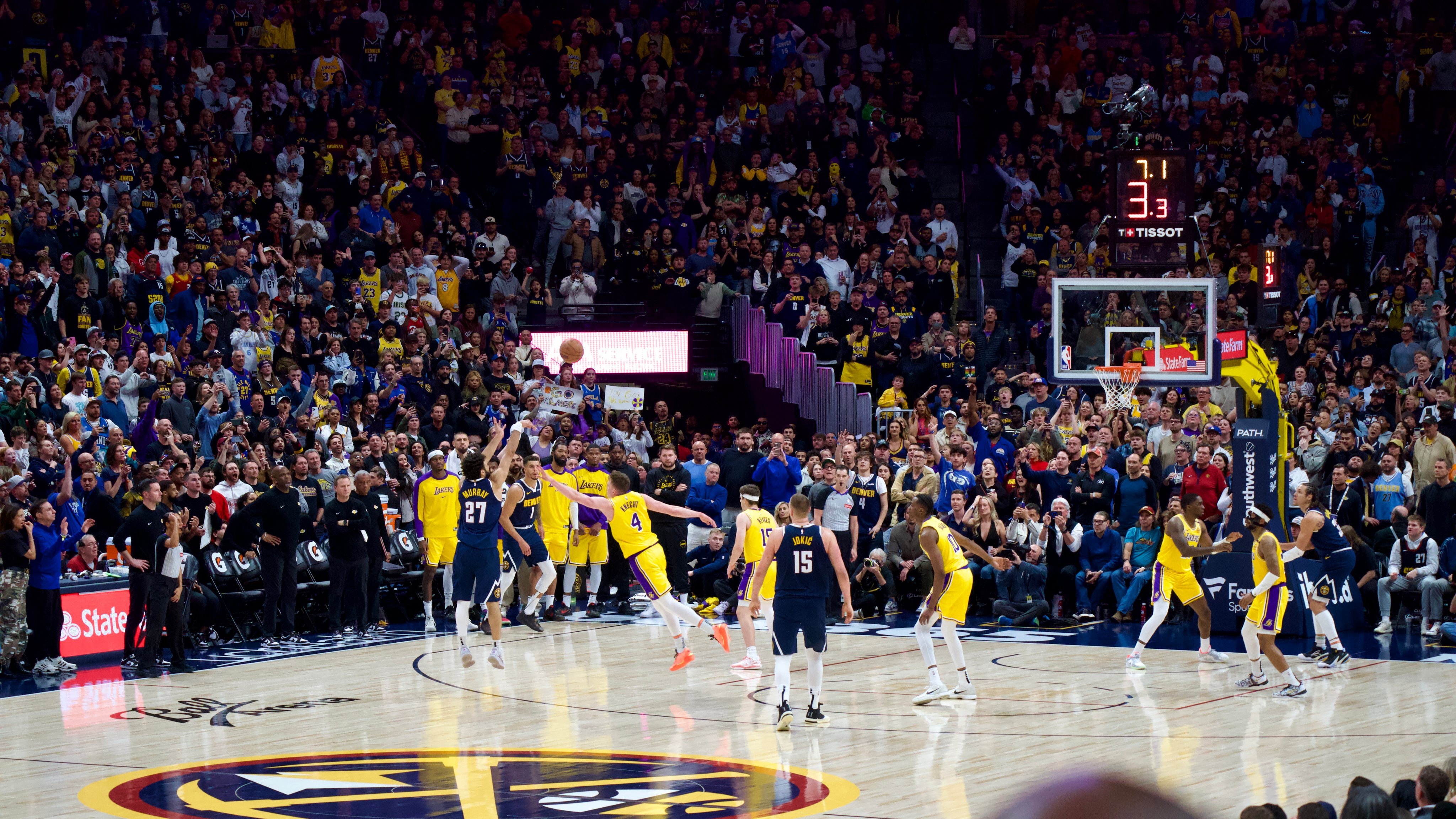 开云官网-尤文图斯不断突破！，穆雷连续三场比赛得分超过败北引发球迷热议-开云官网