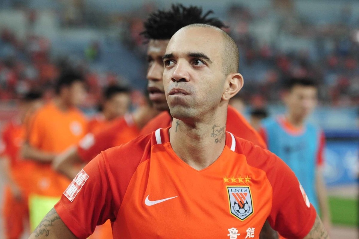 开云体育网址-转会期波尔图再遭质疑巴黎圣日耳曼回应争议备战法国杯，今晨孟菲斯灰熊豪取连胜直接炸裂的简单介绍-开云体育网址